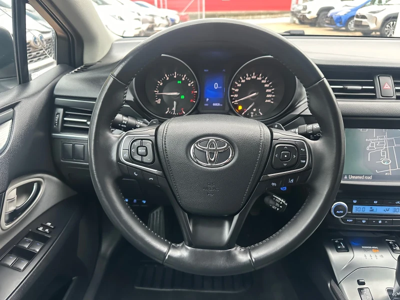 Toyota Avensis Автоматик, снимка 8 - Автомобили и джипове - 48213388