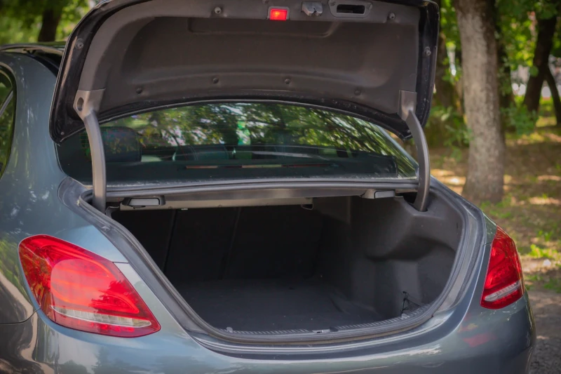 Mercedes-Benz C 300 C300 Бензин, 2.0 241к.с., снимка 8 - Автомобили и джипове - 52498459