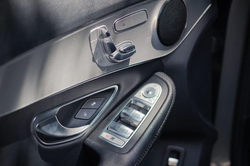 Mercedes-Benz C 300 C300 Бензин, 2.0 241к.с., снимка 7 - Автомобили и джипове - 52498459