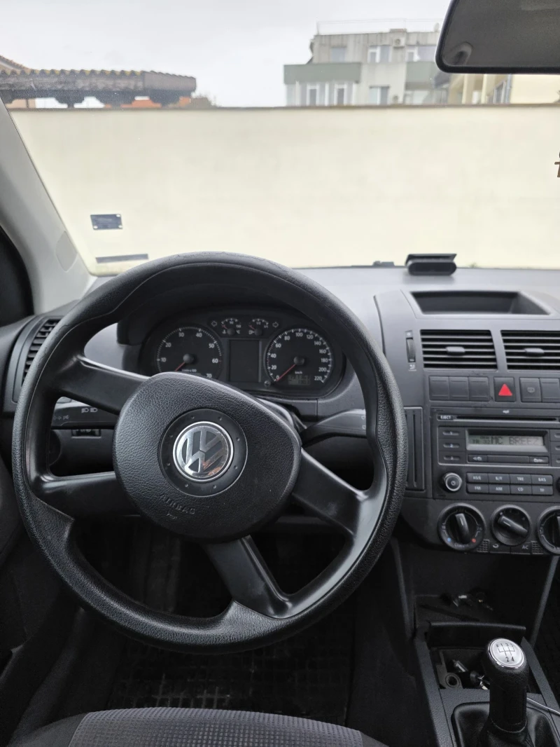 VW Polo 1.2 12v 65k.c. бензин, снимка 8 - Автомобили и джипове - 52185318