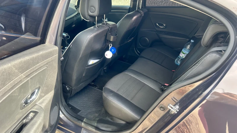 Renault Fluence, снимка 11 - Автомобили и джипове - 52884188