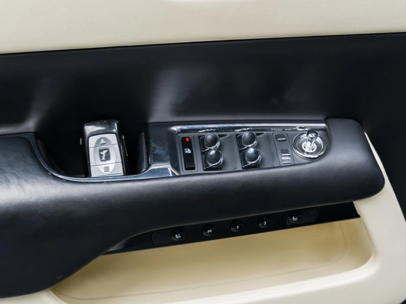 Rolls-Royce Dawn V12* HEAD UP* NIGHT VISION* Обдухв* CAMERA* , снимка 15 - Автомобили и джипове - 53155041