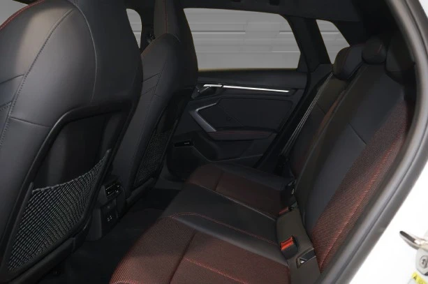 Audi S3 Sportback = Black Optics = Гаранция, снимка 11 - Автомобили и джипове - 56126379