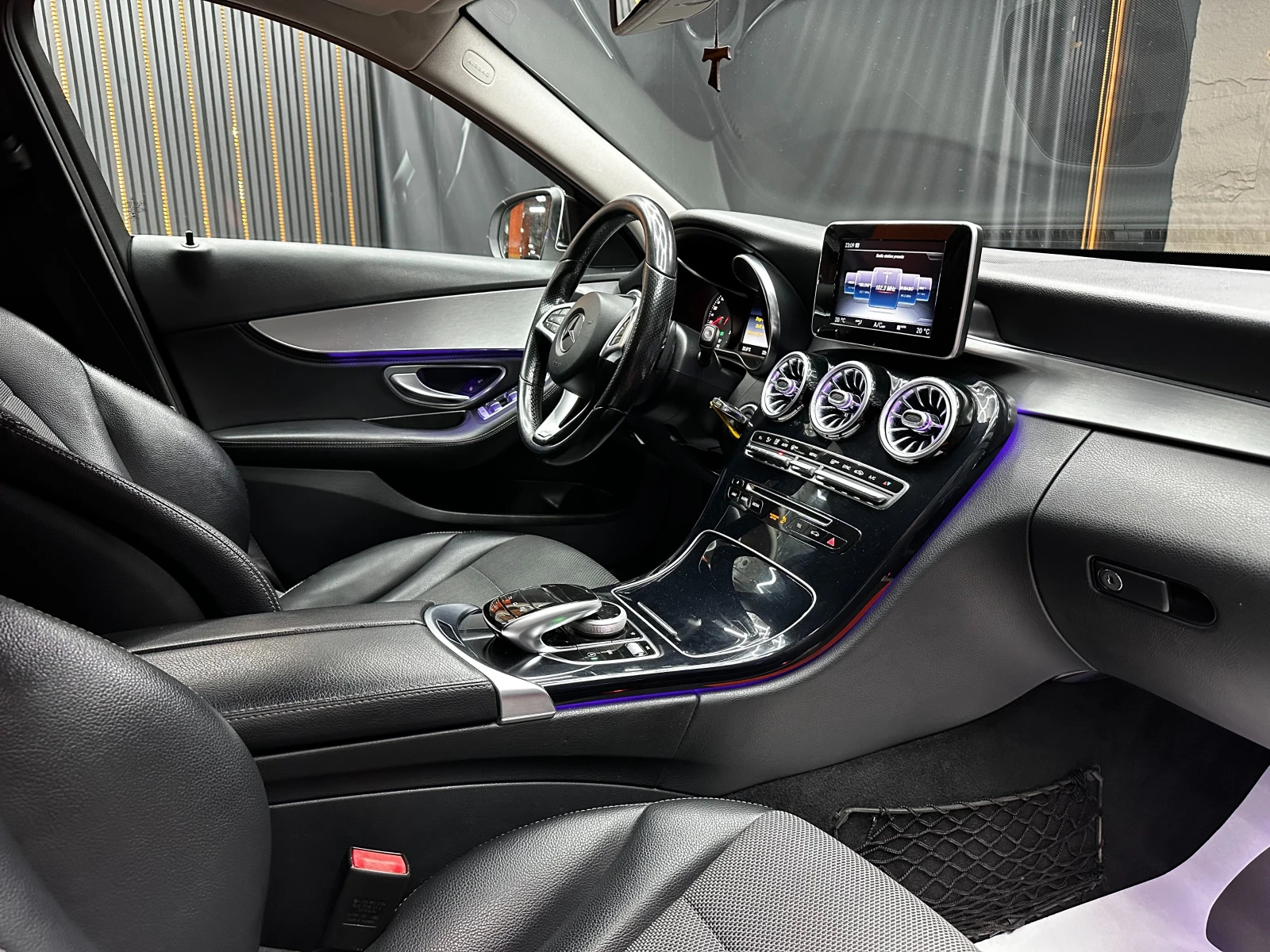 Mercedes-Benz C 220 AMG Пакет/170 к.с./ГАРАНЦИЯ/БАРТЕР/ЛИЗИНГ/КОМЕНТАР, снимка 15 - Автомобили и джипове - 48110105