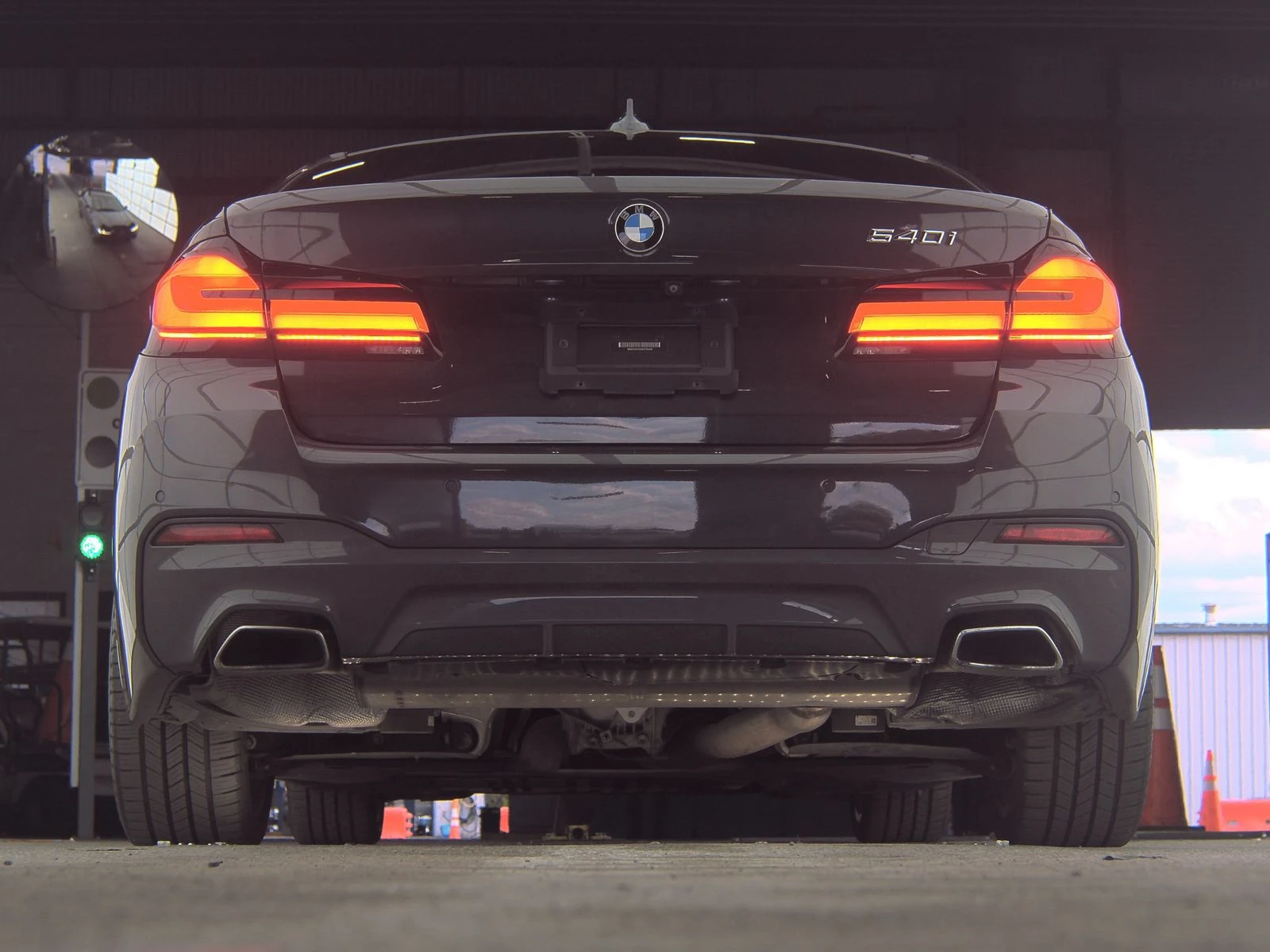 BMW 540 FACELIFT* LASER* M-PACK* 360* DISTRO* M-ОКАЧВАНЕ*  - изображение 7