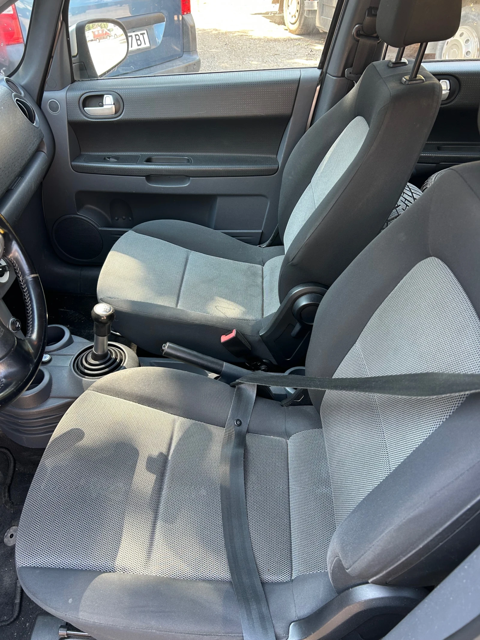 Mitsubishi Colt 1.3 - изображение 6