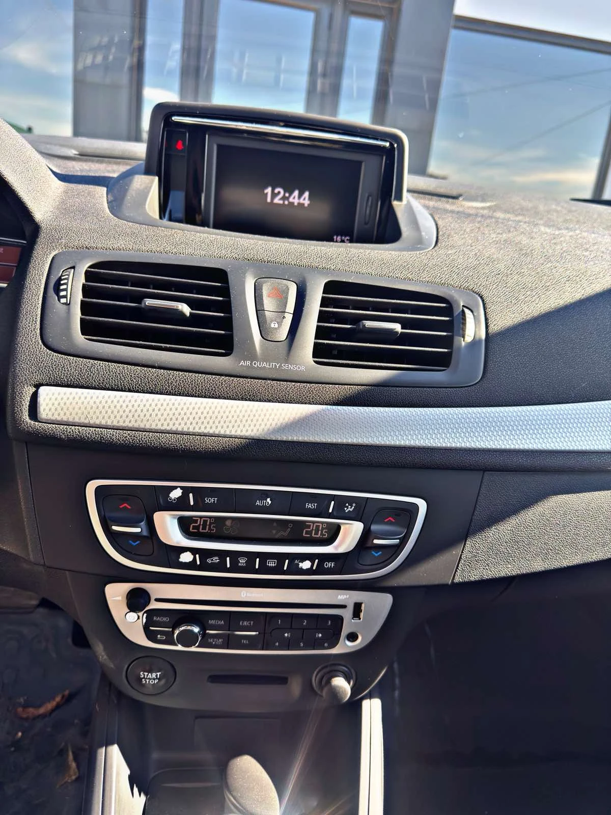 Renault Megane 1.6DCI 1 СОБСТВЕНИК - изображение 9