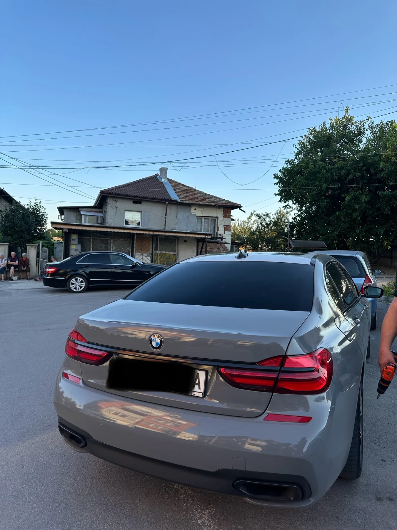 BMW 750  - изображение 4