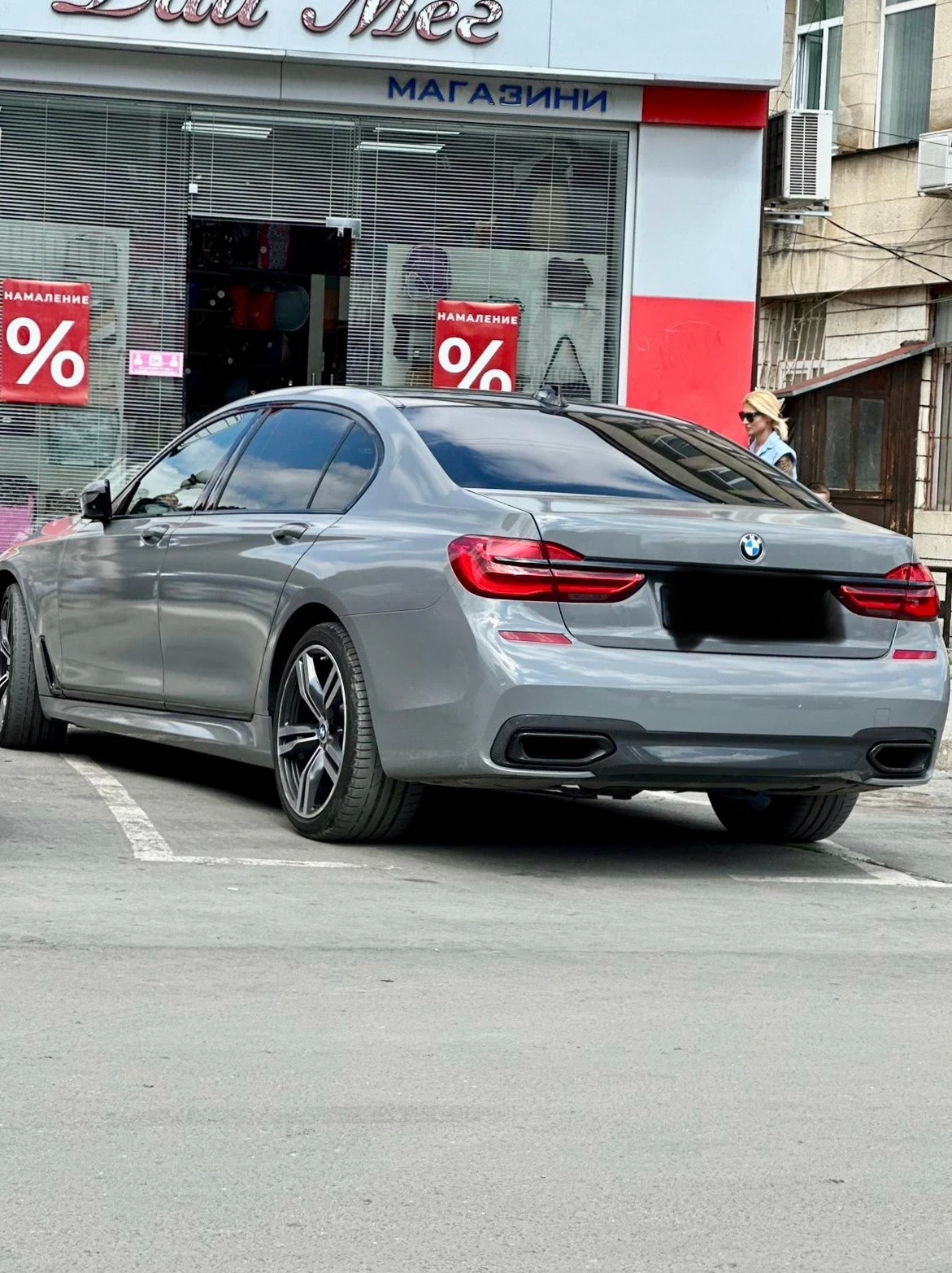 BMW 750  - изображение 2