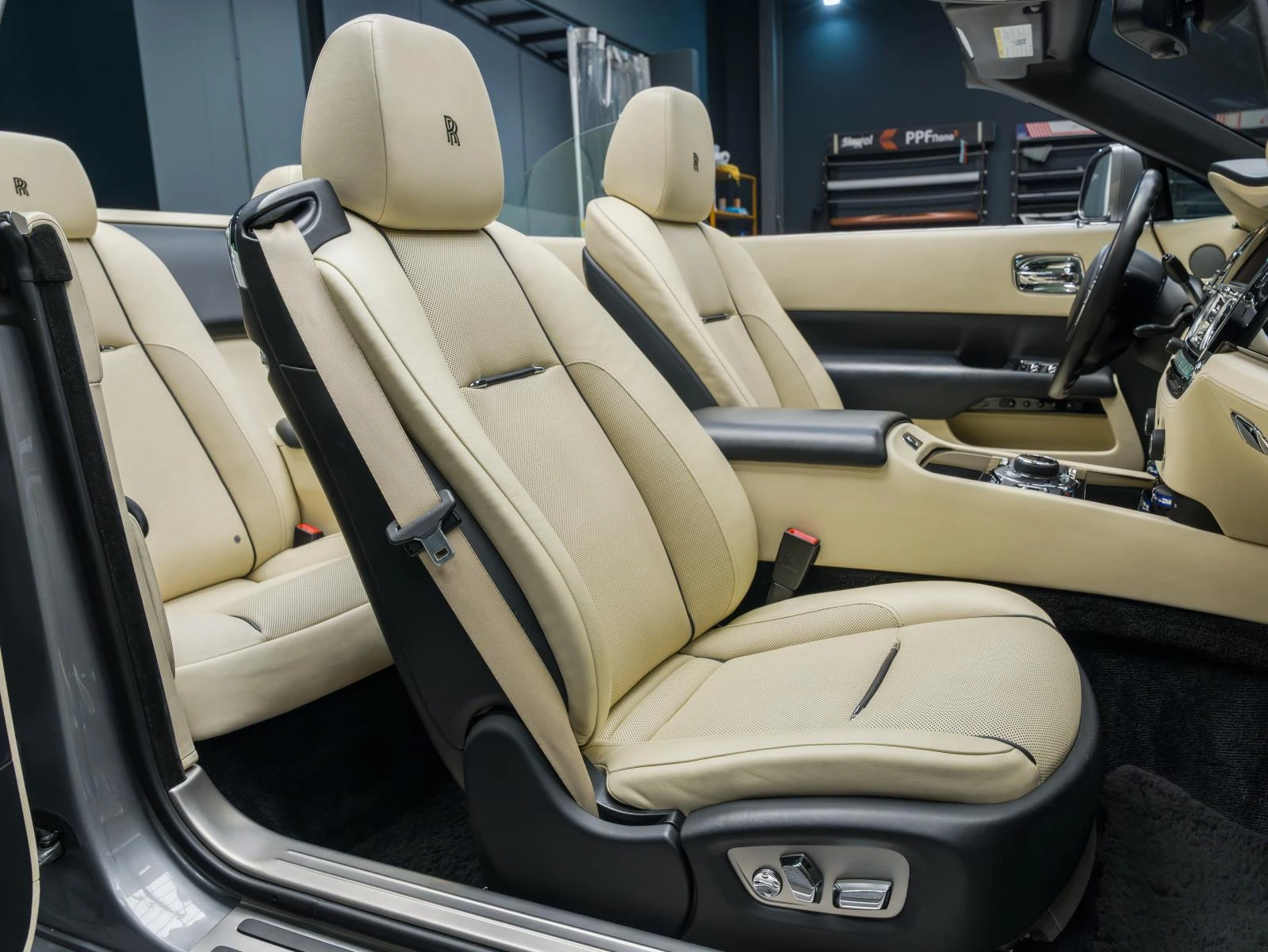 Rolls-Royce Dawn V12* HEAD UP* NIGHT VISION* Обдухв* CAMERA*  - изображение 9