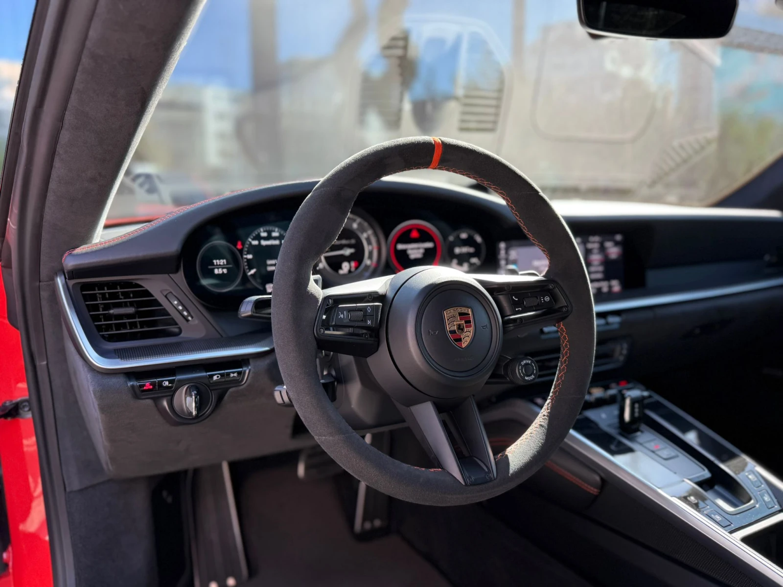 Porsche 911 TURBO S/992.1/LAVA ORANGE - изображение 9