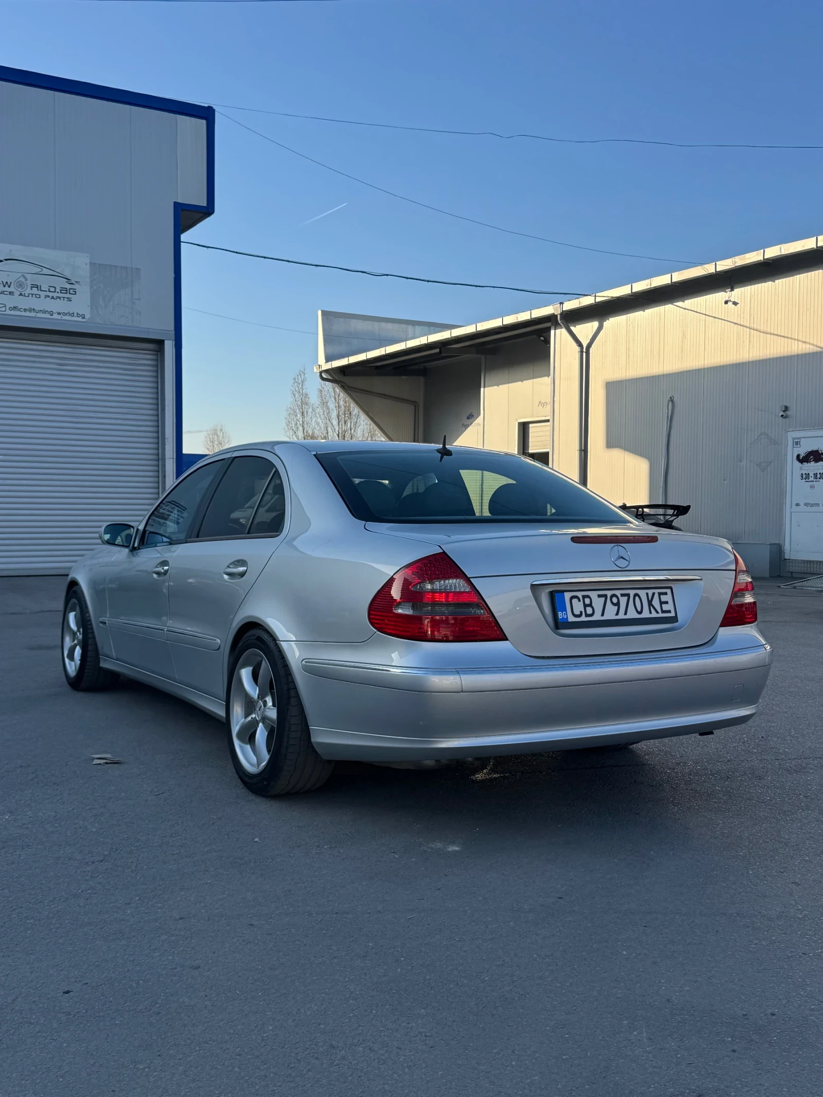 Mercedes-Benz E 320 3.2 ТОП СЪСТОЯНИЕ!!!, снимка 5 - Автомобили и джипове - 53818028