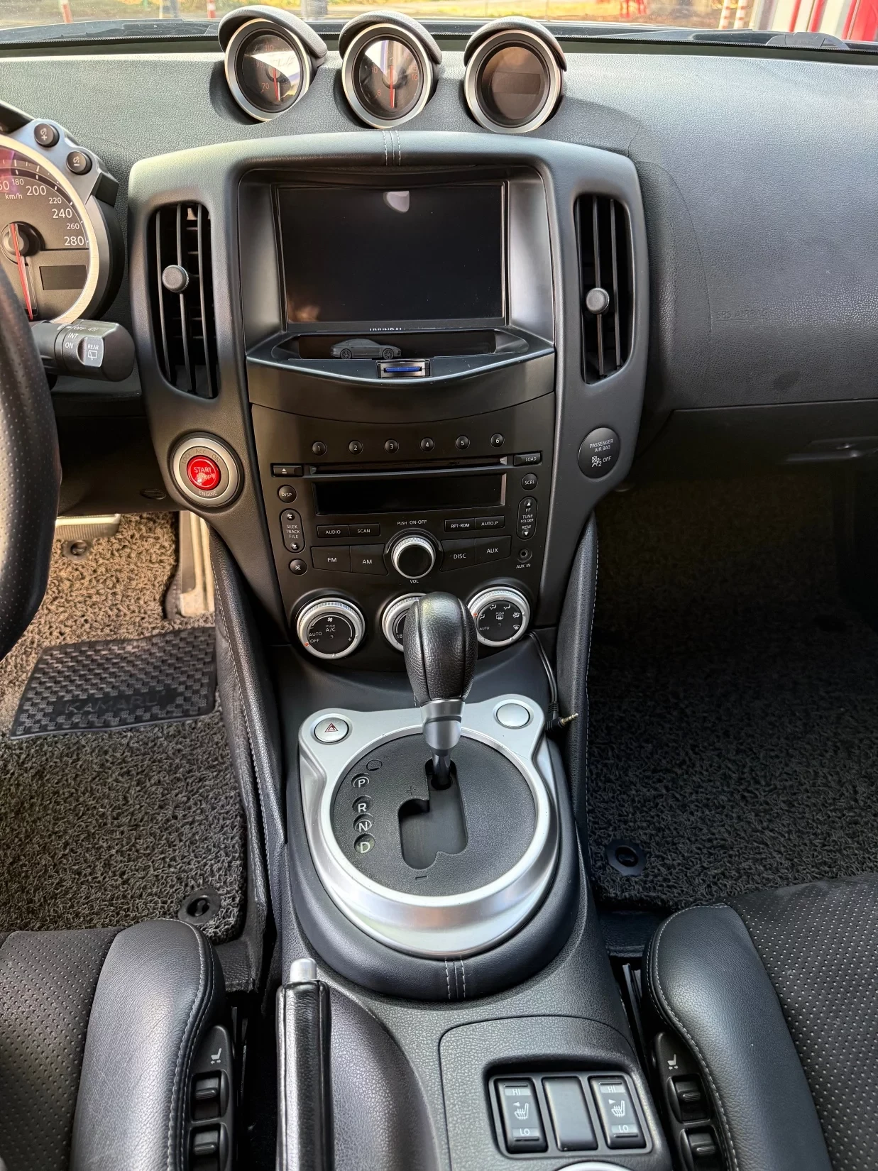 Nissan 370Z, снимка 12 - Автомобили и джипове - 54060813