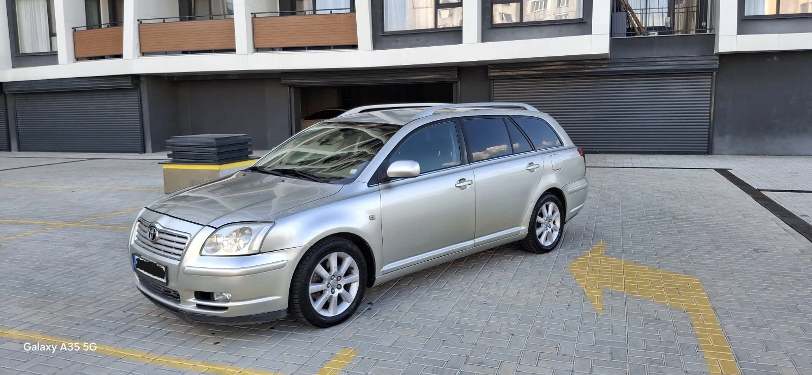 Toyota Avensis 2.0d4d 116, снимка 2 - Автомобили и джипове - 54745761