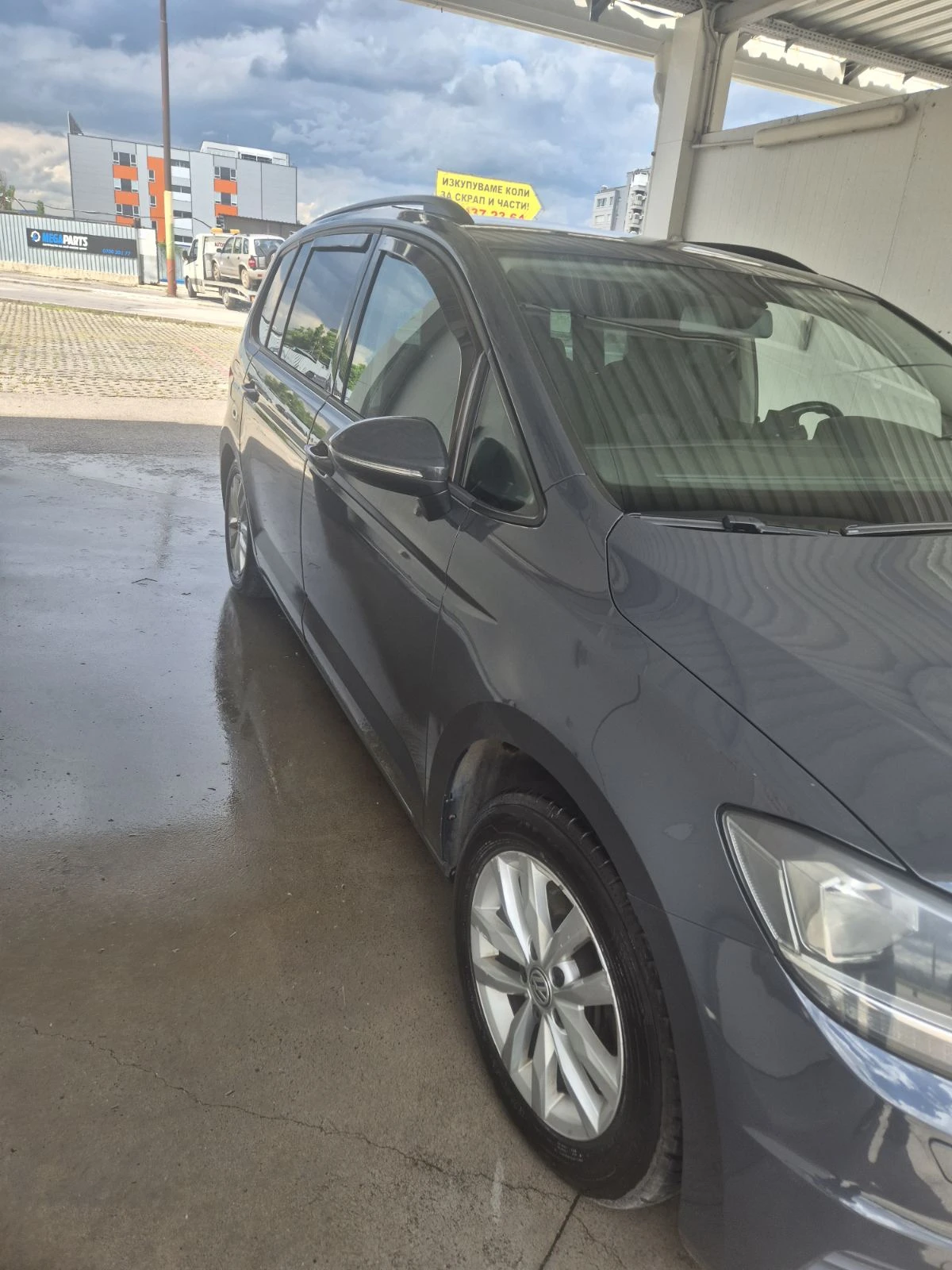 VW Touran, снимка 3 - Автомобили и джипове - 54836460