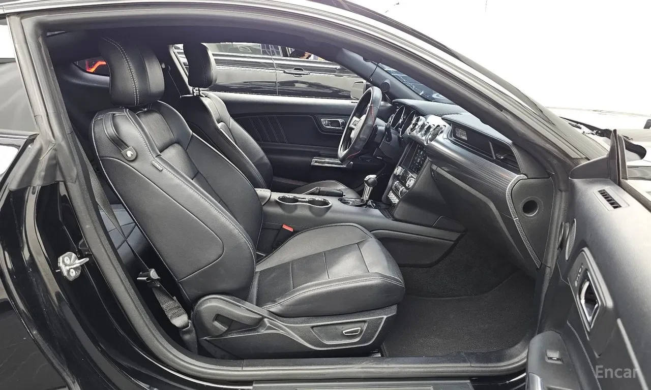 Ford Mustang EcoBoost 2.3| TURBO| LED| NAVI| KAMERA| KEYLESS, снимка 11 - Автомобили и джипове - 55027175