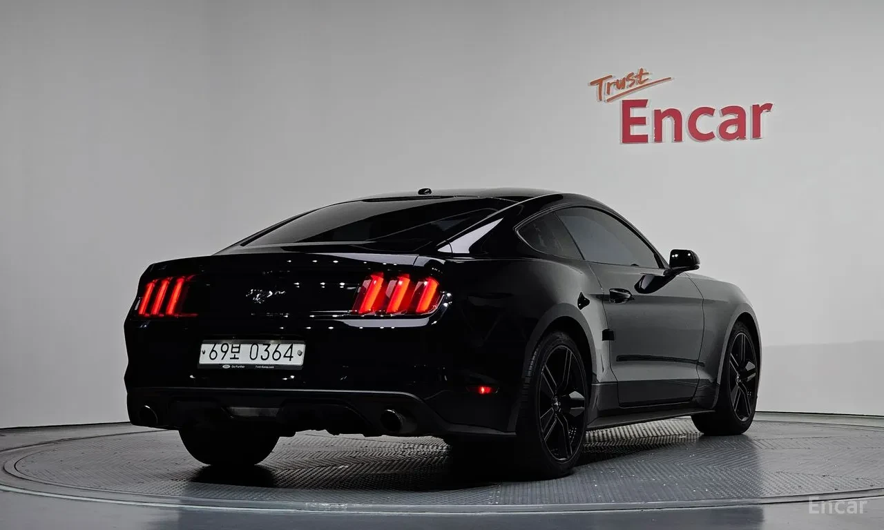 Ford Mustang EcoBoost 2.3| TURBO| LED| NAVI| KAMERA| KEYLESS, снимка 2 - Автомобили и джипове - 55027175
