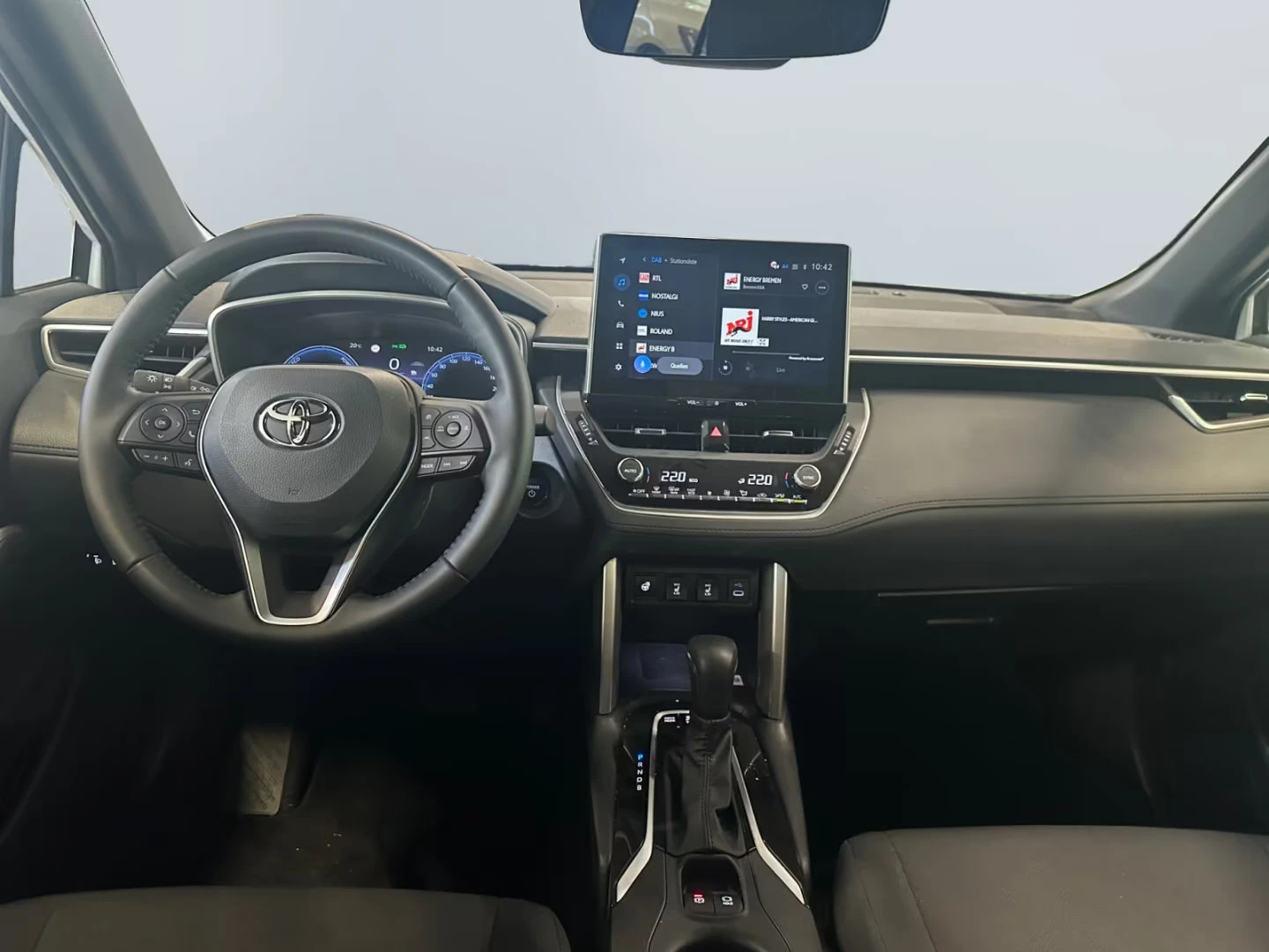 Toyota Corolla Cross HEV/140HP/TEAMPLAYER/CAM/LED/ACC/501q, снимка 8 - Автомобили и джипове - 55347328