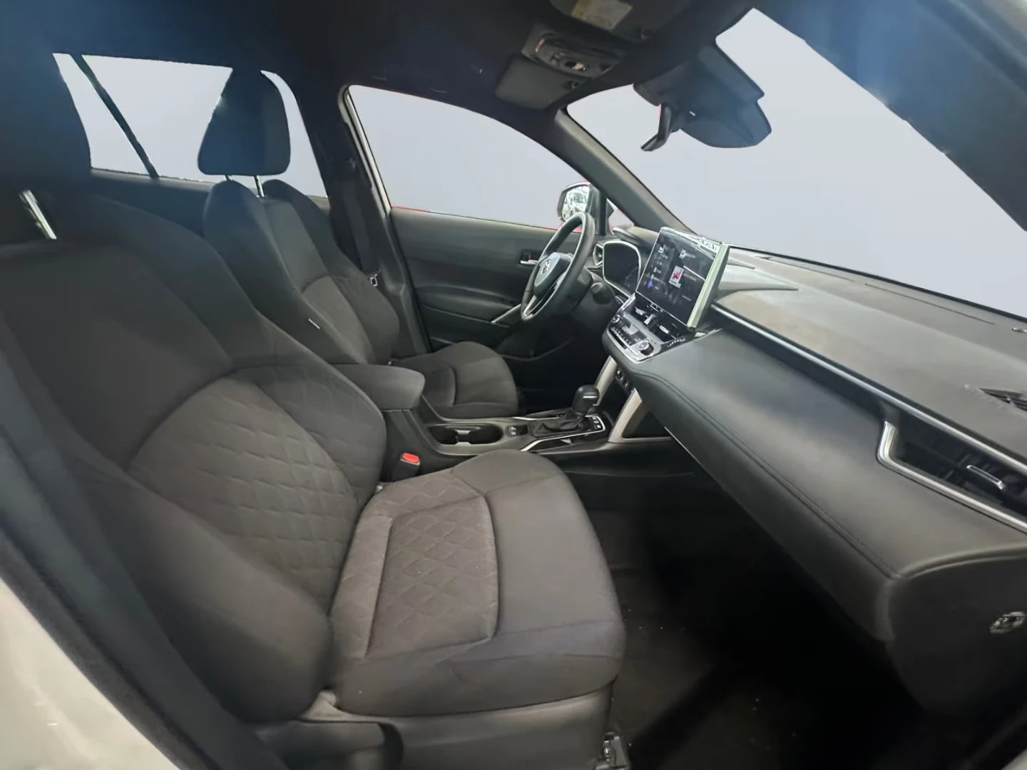 Toyota Corolla Cross HEV/140HP/TEAMPLAYER/CAM/LED/ACC/501q, снимка 13 - Автомобили и джипове - 55347328
