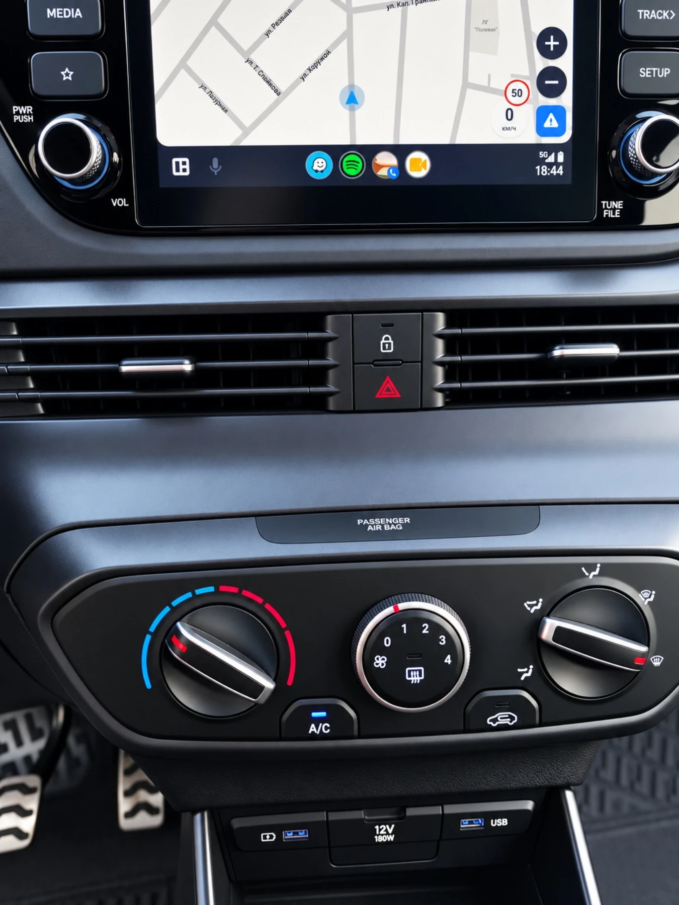 Hyundai Bayon, снимка 12 - Автомобили и джипове - 56156274