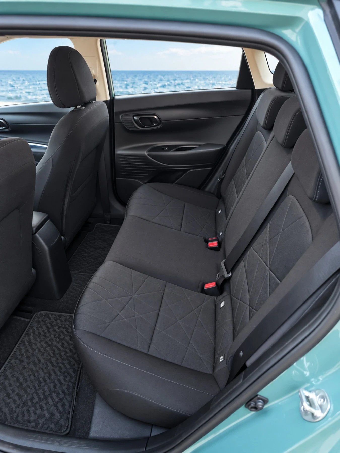 Hyundai Bayon, снимка 6 - Автомобили и джипове - 56156274