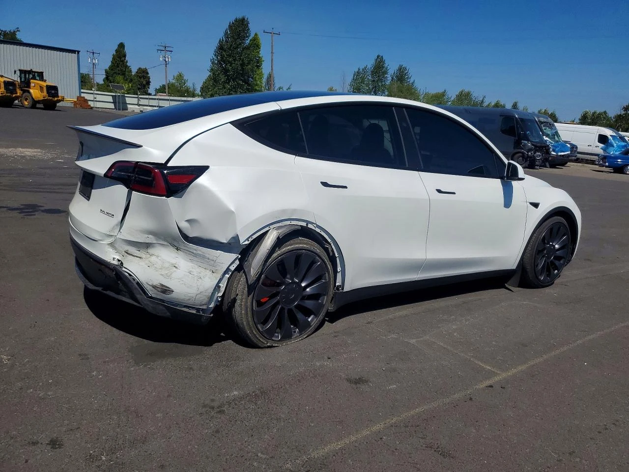 Tesla Model Y, снимка 3 - Автомобили и джипове - 56376311