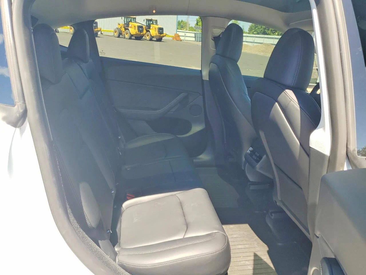 Tesla Model Y, снимка 10 - Автомобили и джипове - 56376311