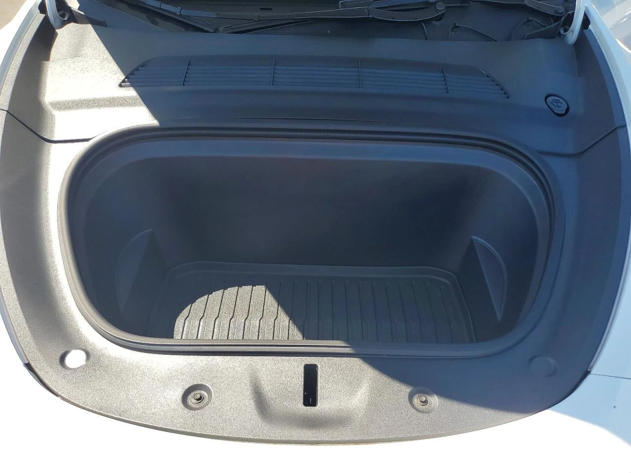 Tesla Model Y, снимка 11 - Автомобили и джипове - 56376311