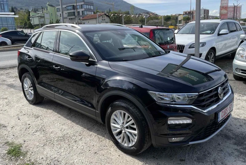 VW T-Roc 1.0TSI Distronic Carplay, снимка 2 - Автомобили и джипове - 47360125