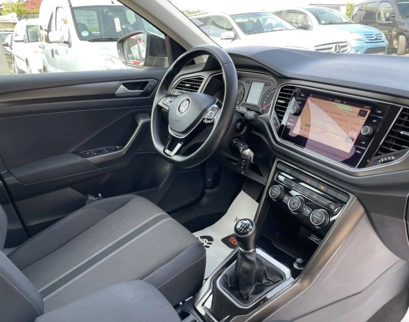 VW T-Roc 1.0TSI Distronic Carplay, снимка 15 - Автомобили и джипове - 47360125