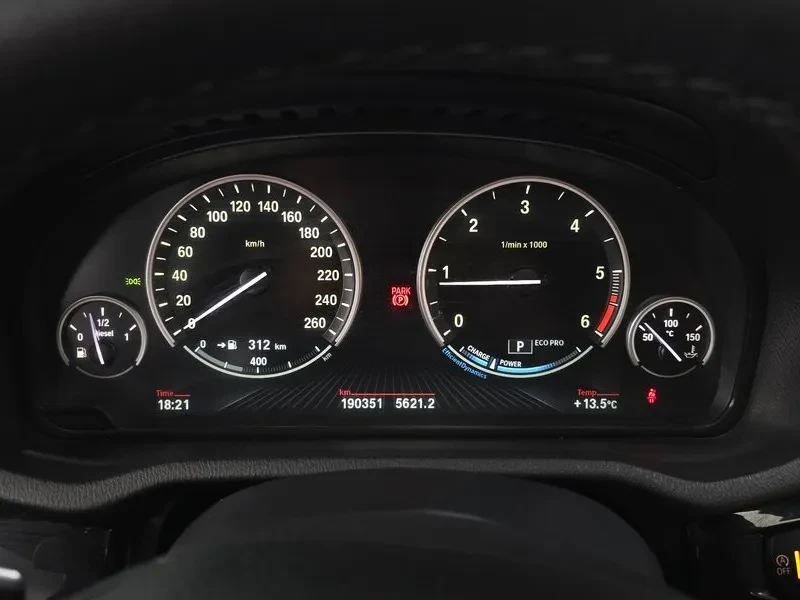 BMW X4 2.0d, снимка 8 - Автомобили и джипове - 54605277