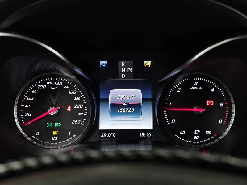Mercedes-Benz GLC 250 D 4Matic, снимка 8 - Автомобили и джипове - 55707920