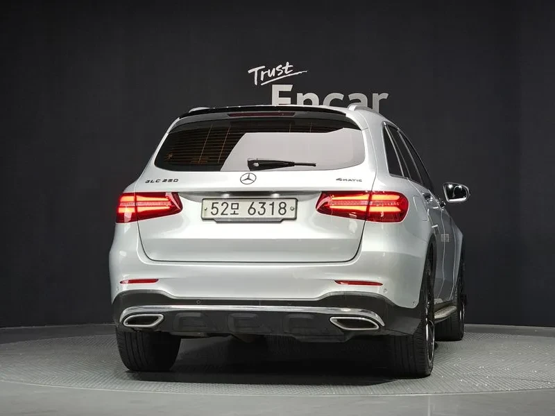 Mercedes-Benz GLC 250 D 4Matic, снимка 4 - Автомобили и джипове - 55707920