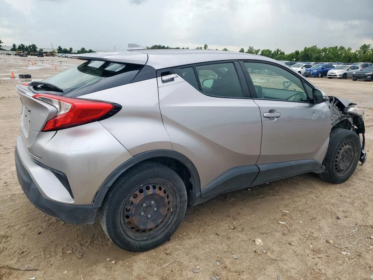 Toyota C-HR XLE - изображение 3