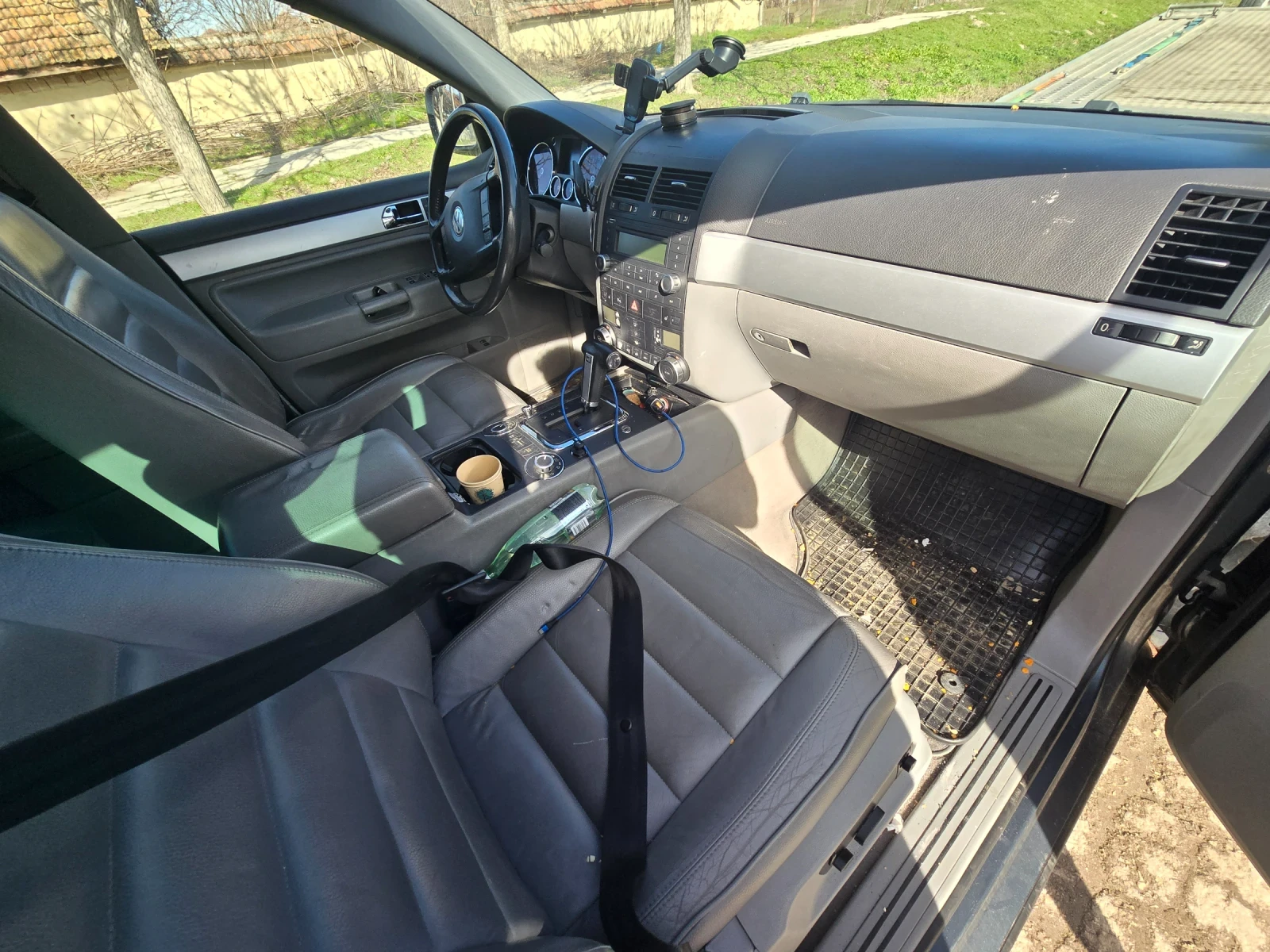 VW Touareg, снимка 5 - Автомобили и джипове - 53712359