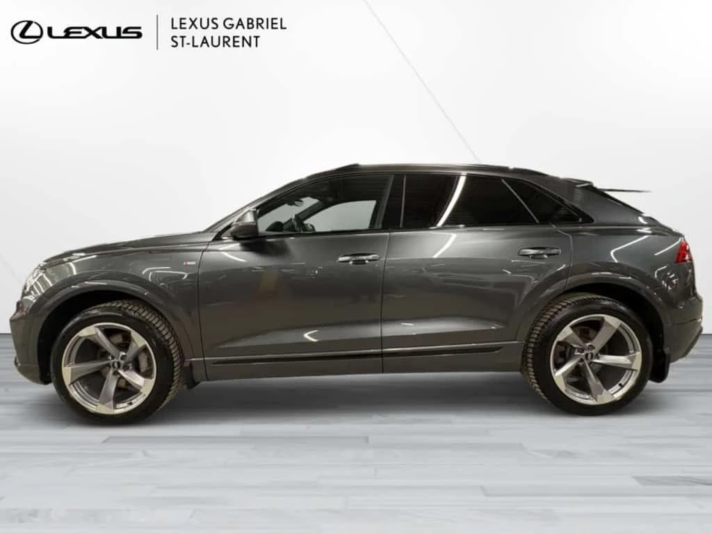 Audi Q8 CARFAX/DIS/360/PANO/NAVI/ОБДУХВАНЕ, снимка 9 - Автомобили и джипове - 53739785