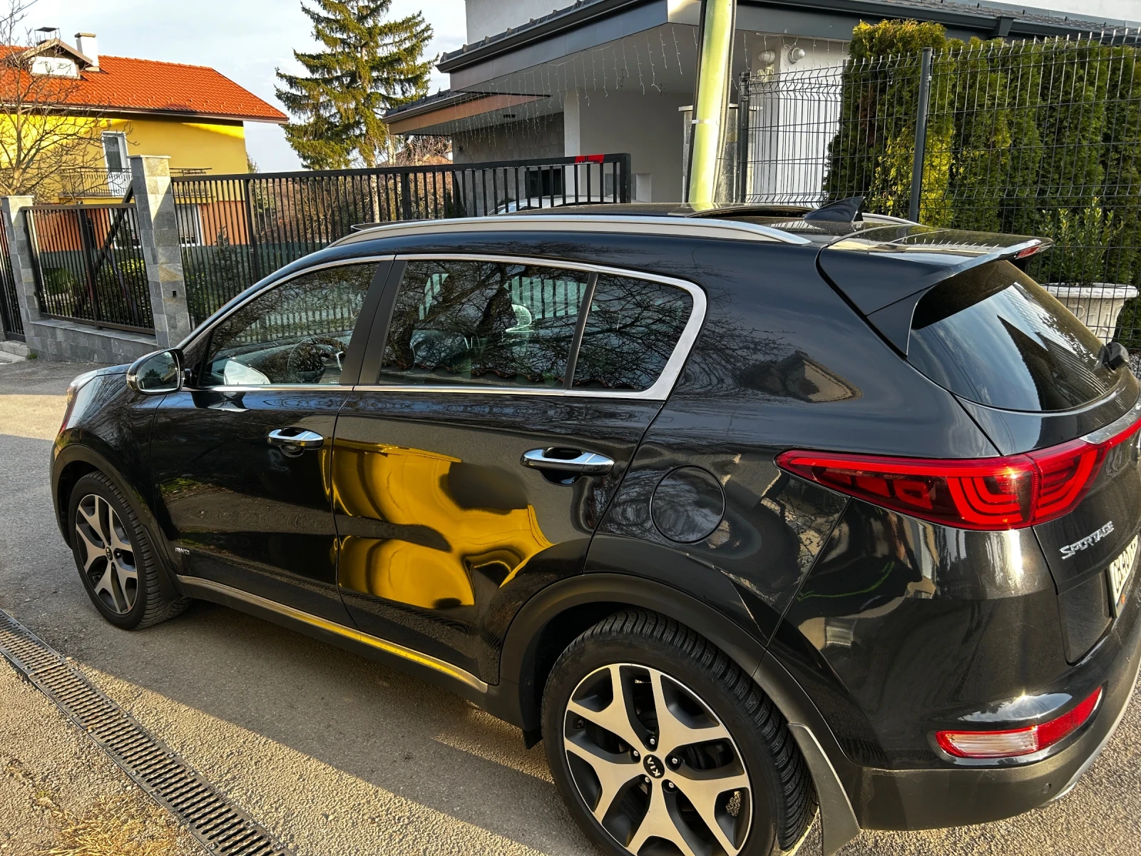 Kia Sportage, снимка 3 - Автомобили и джипове - 53757802