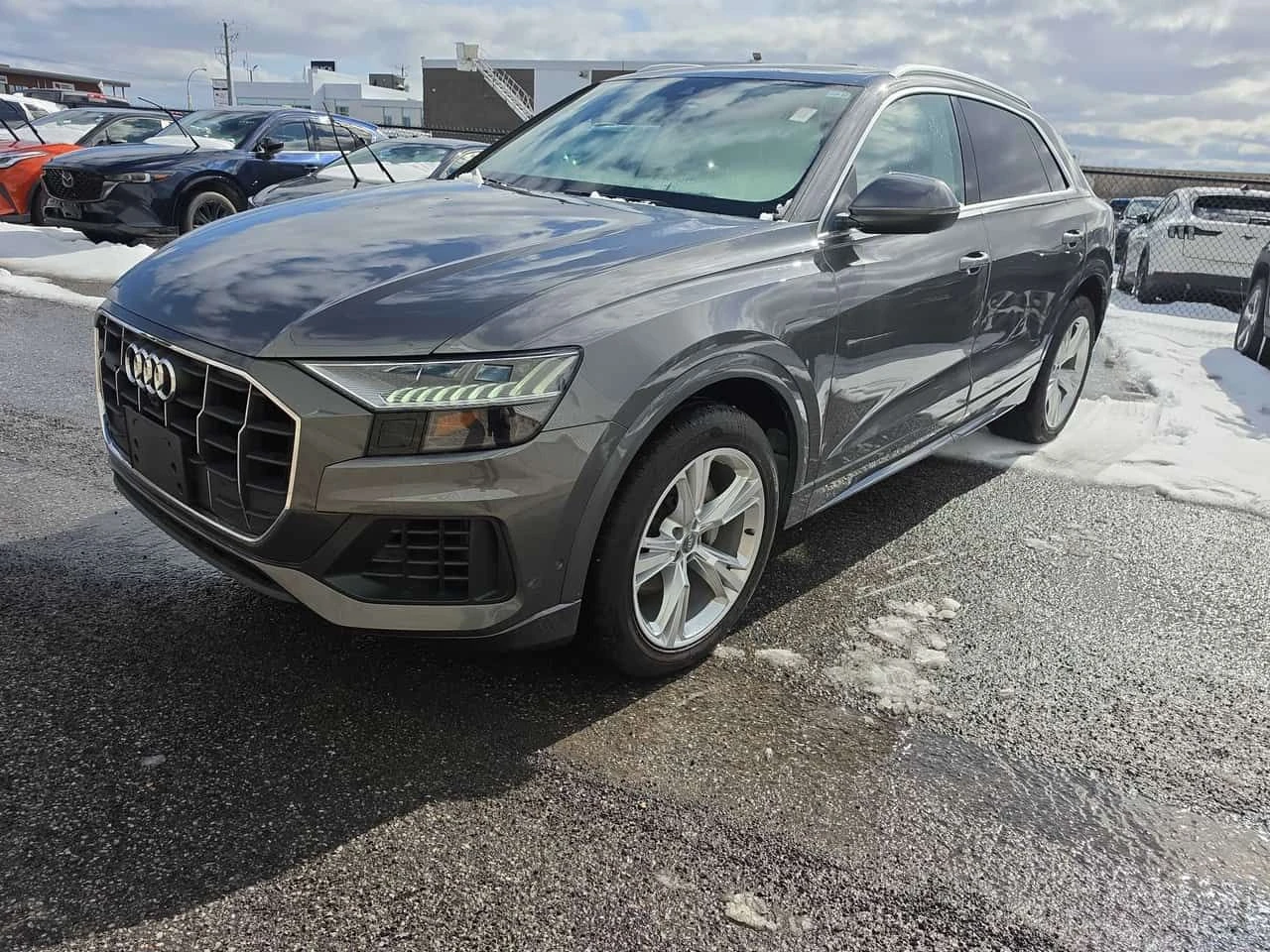 Audi Q8 TECHNIK * ОБДУХВАНЕ* 360 КАМЕРА* HEAD UP* ПАНОРАМА