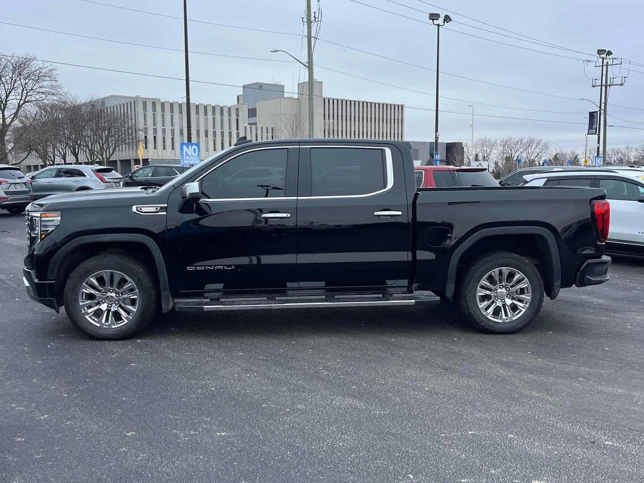 Gmc Sierra * Denali * CARFAX * ОПЦИЯ ЗА ФИНАНСИРАНЕ, снимка 2 - Автомобили и джипове - 55012182