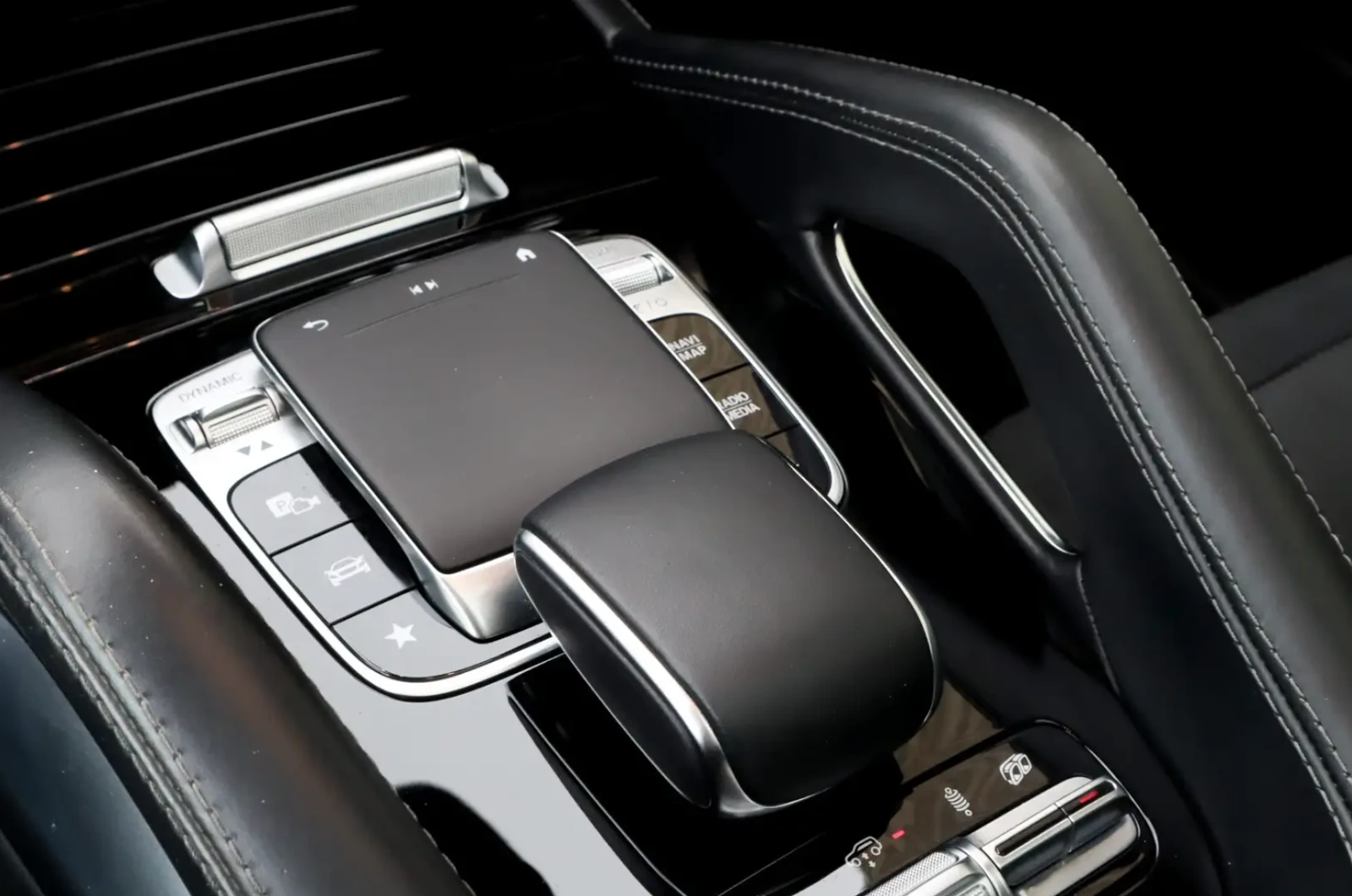 Mercedes-Benz GLE 53 4MATIC + + , снимка 12 - Автомобили и джипове - 55234109