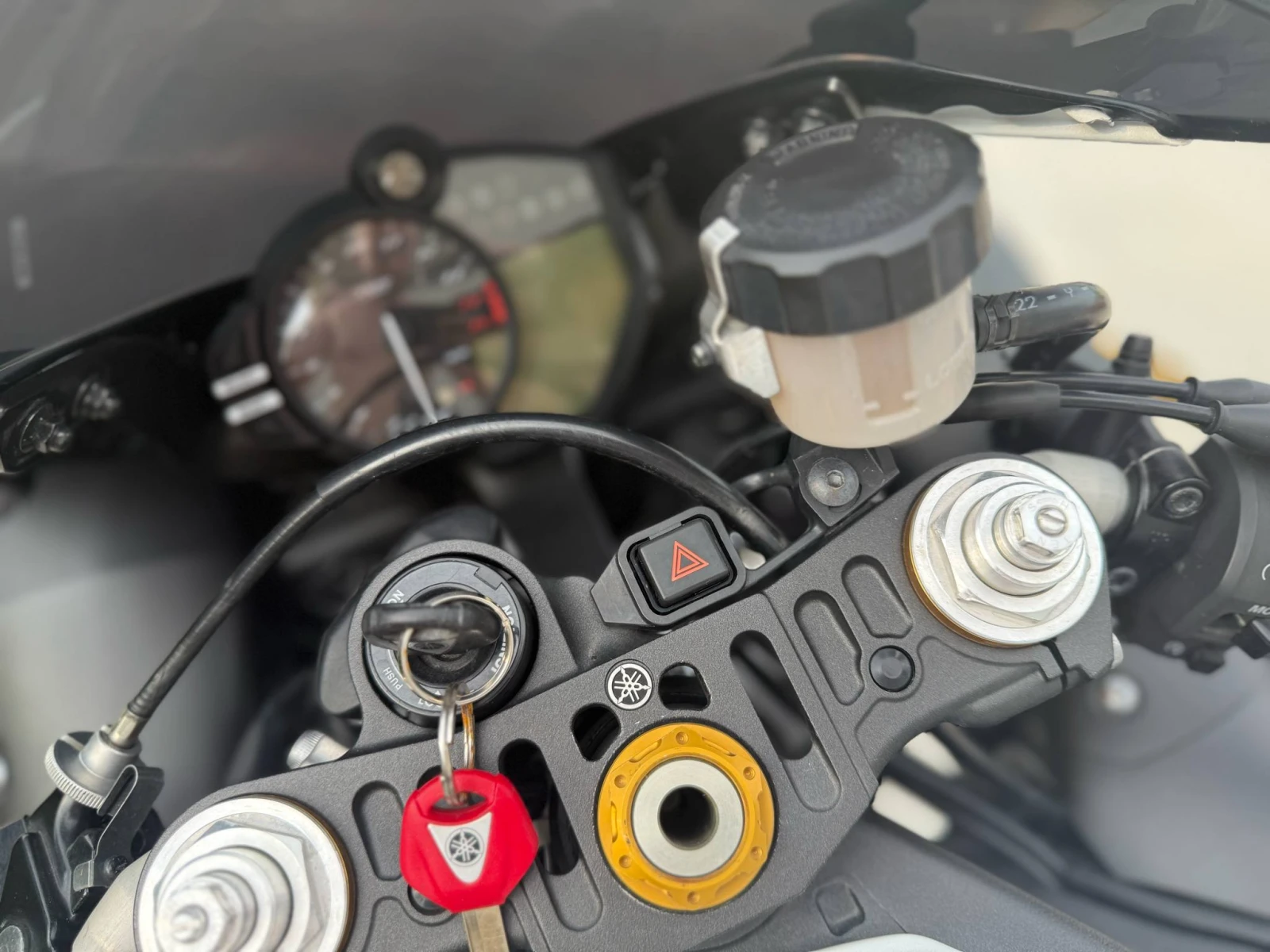 Yamaha YZF-R1  - изображение 10
