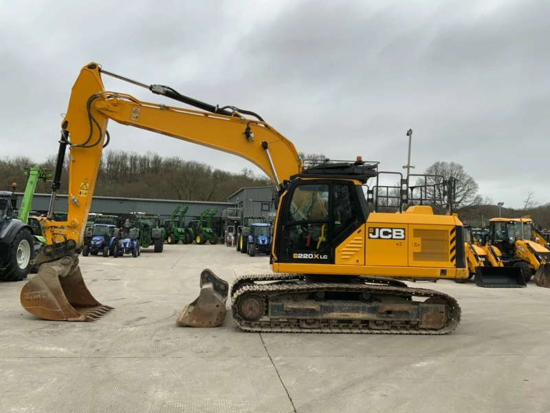 Багер JCB 220X LC Digger, снимка 1 - Индустриална техника - 48323868