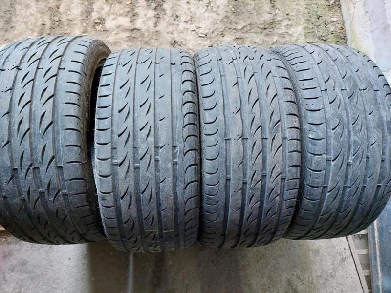 Гуми Летни 245/40R18, снимка 1 - Гуми и джанти - 35772470