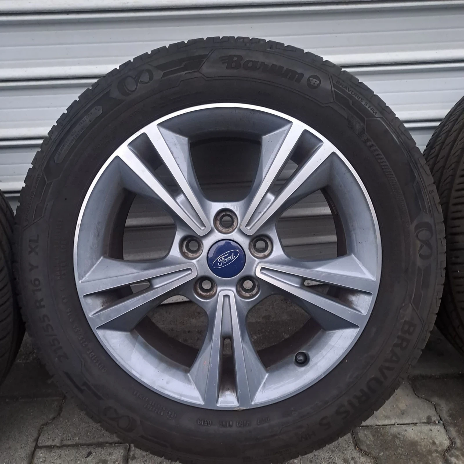    215/55R16  Ford | Mobile.bg   1