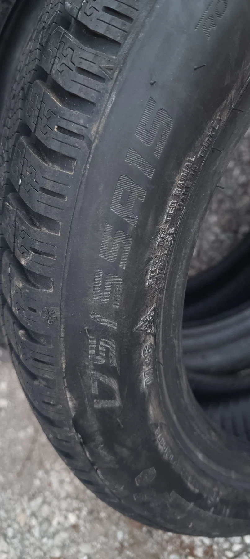 Гуми Зимни 175/55R15, снимка 2 - Гуми и джанти - 56642203