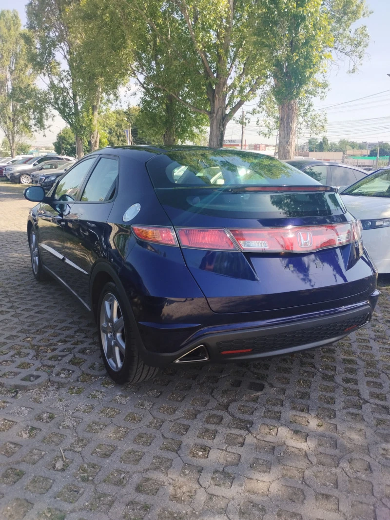 Honda Civic 1.8 benzin , снимка 8 - Автомобили и джипове - 46161141