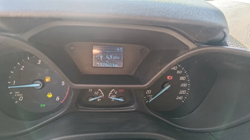 Ford Connect 1.6 tdci 115 maxi , снимка 8 - Автомобили и джипове - 49241704