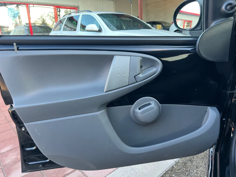 Toyota Aygo 1.0* ШВЕЙЦАРИЯ* , снимка 13 - Автомобили и джипове - 49482777