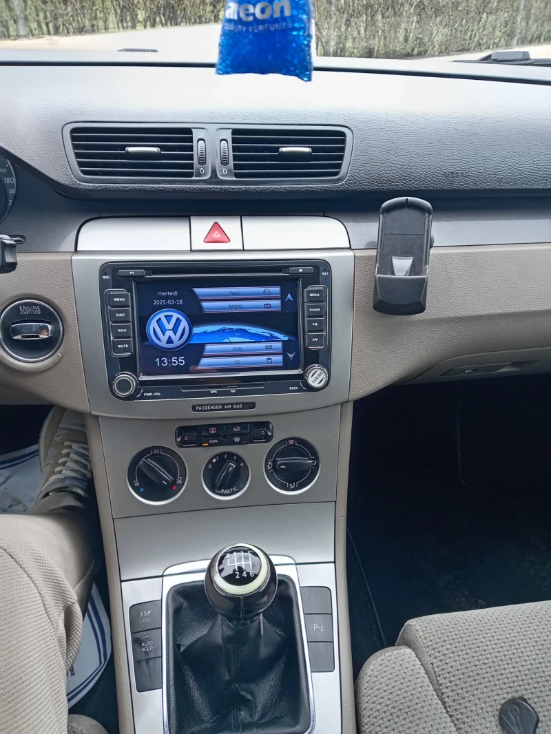 VW Passat, снимка 6 - Автомобили и джипове - 49548136