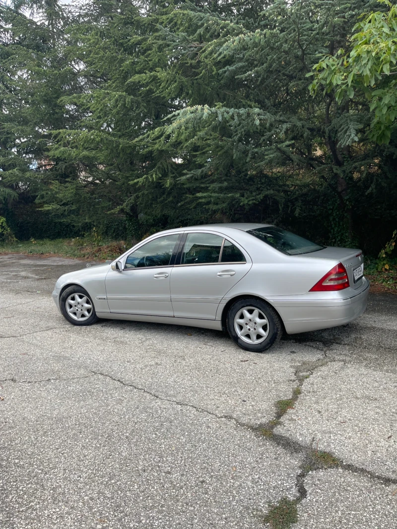 Mercedes-Benz C 220, снимка 6 - Автомобили и джипове - 51551870